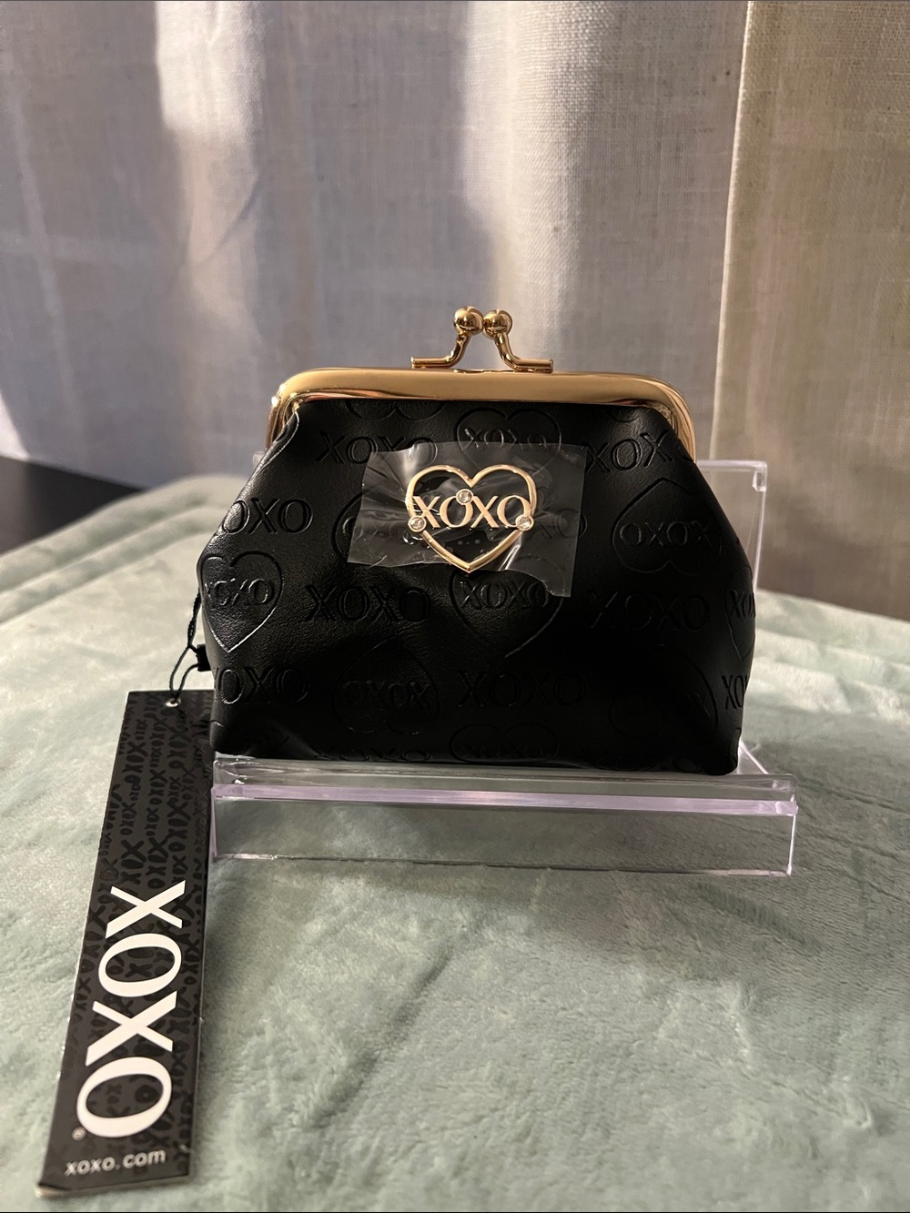 XOXO Black Embossed Kiss-Lock Coin Purse - Picture 5 of 5